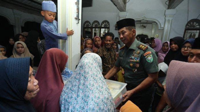 Pangdam Im Kunjungi Dua Desa Di Aceh Berikan Bantuan Sosial Hingga