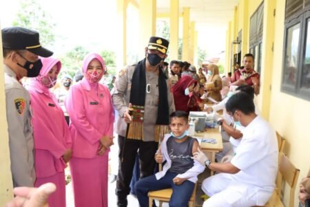 Percepat Vaksinasi, Kapolres Aceh Timur Imbau Masyarakat untuk Segera Divaksin
