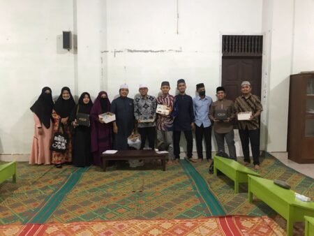 PERAN GURU DALAM MEMBIMBING SANTRI MENJADI HAFIZH/HAFIZAH