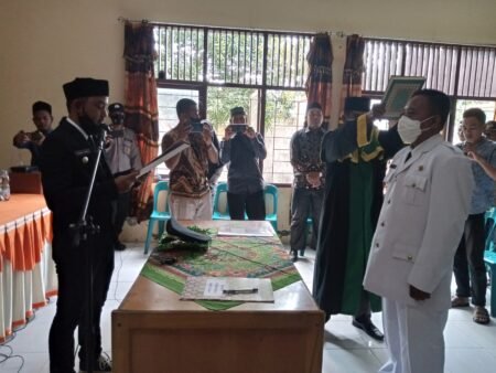 Keuchik Buket Seulemak Diambil Sumpahnya oleh Camat Birem Bayeun