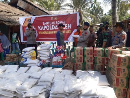 Wadansat Brimob Polda Aceh Salurkan 1000 Paket Bantuan ke Aceh Timur