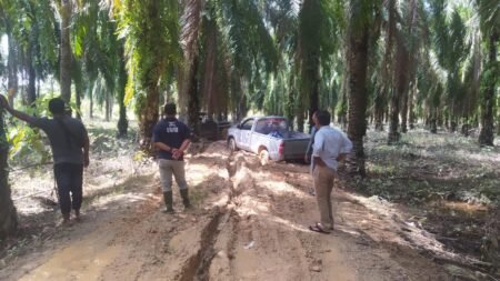 Banta DPRA Fraksi Demokrat Terus Mambantu Korban yang Terdampak Banjir di Aceh Timur