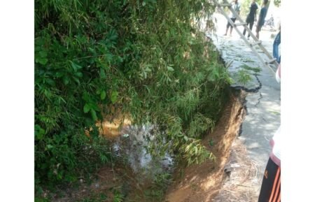 Warga di Desa Bayeun Aceh Timur Panik, Jalan yang Sering Dilewati Amblas