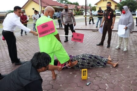 Polres Aceh Timur Gelar Rekonstruksi 15 Adegan Pembunuhan Warga Pante Bidari