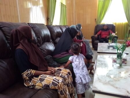 Terkait jargas Aceh Timur Ibu – Ibu Seruduk Gedung DPRK Aceh Timur