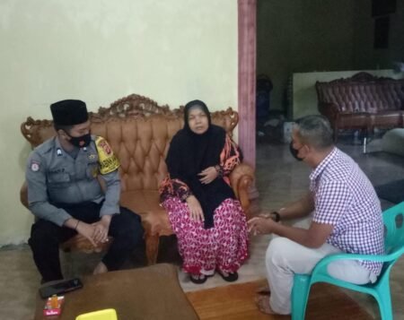 Pihak Kepolisian Polres Langsa Kunjungi Korban Kecelakaan Tunggal