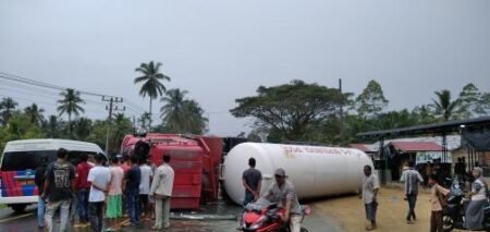 Breaking News: Telah Terjadi Kecelakaan mobil Hino Tangki Gas Milik Pertamina Julok