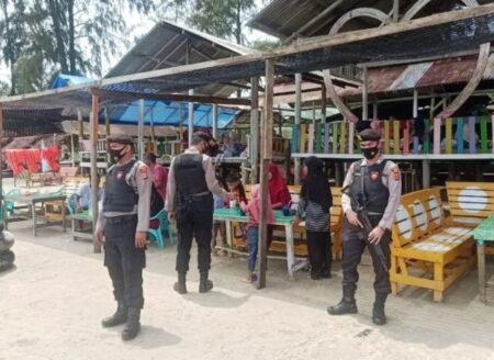 Ciptakan Rasa Aman Satsamapta Polres Aceh Timur Patroli Wilayah Pantai