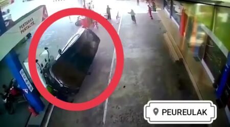 BREAKING NEWS, Terekam CCTV Diduga Avanza Hantam SPBU Blang Bitra Peureulak
