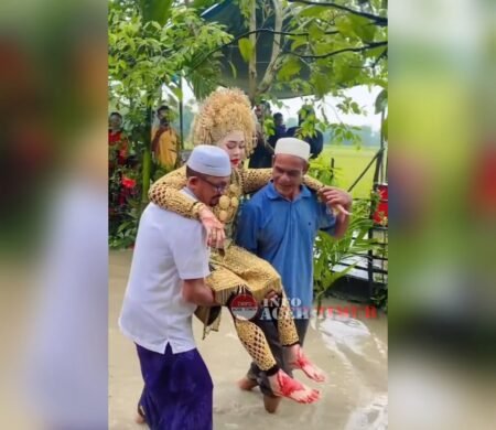 Viral Pengantin di Aceh Timur di Gendong Dalam Banjir
