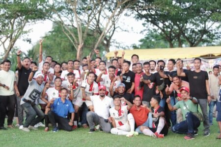 Al-Farlaky FC Ambil Tropi Juara 1 Piala Karang Taruna