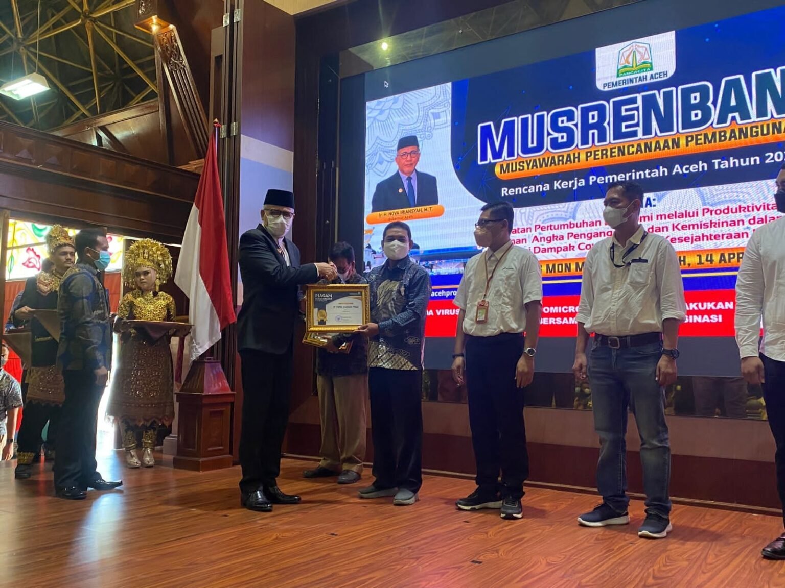 PT PIM Mendapat Penghargaan TJSLP Dari Pemerintah Aceh