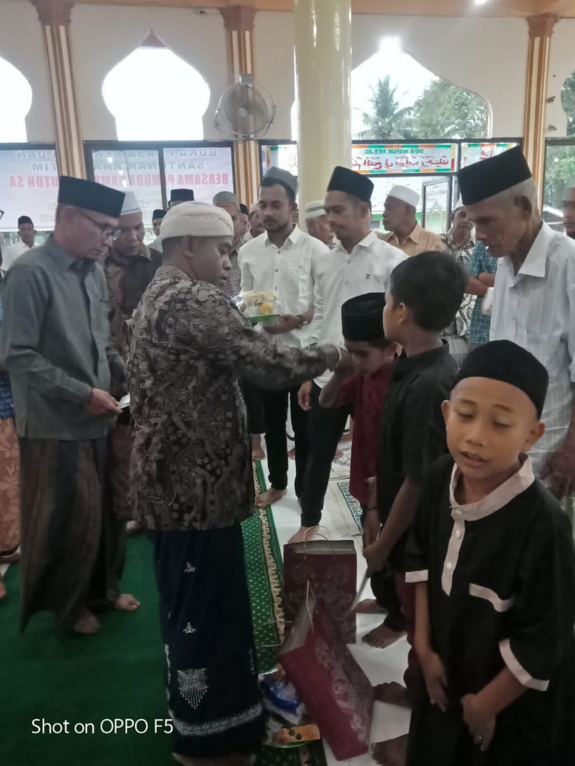 Pemuda Gampong Putoh Sa Gelar Buka Puasa Bersama dan Santuni Anak Yatim