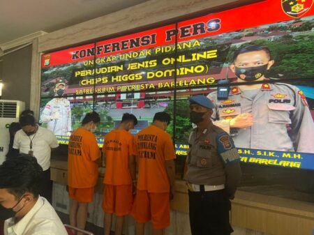 Bandar dan Pemain Chip Domino di Batam Ditangkap Polisi, 69 B Chip Disita