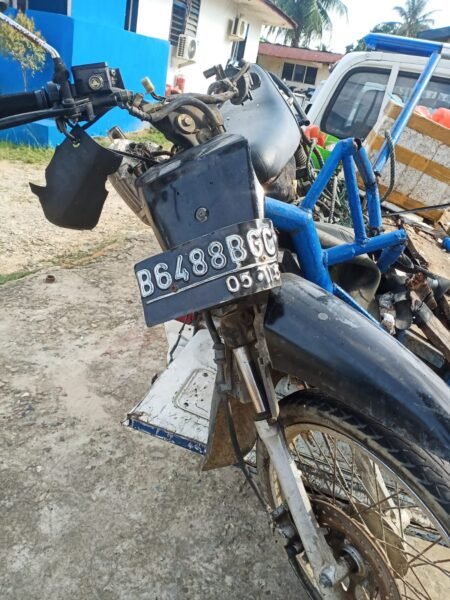 Lakalantas Arakundoe Mobil Bus Kontra Becak Satu Luka Berat