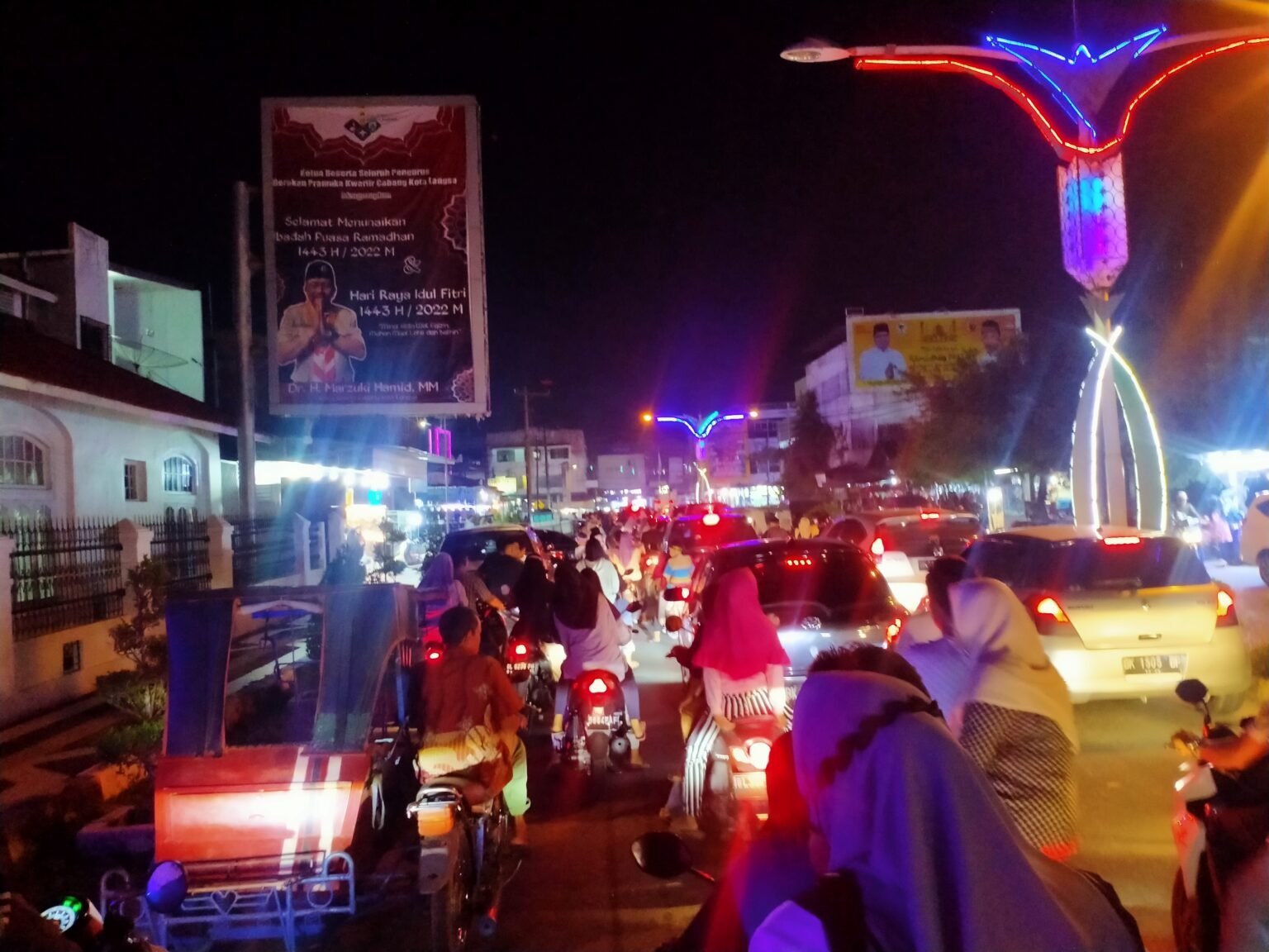 Jalan Transportasi Umum di Kota Langsa Macet Total