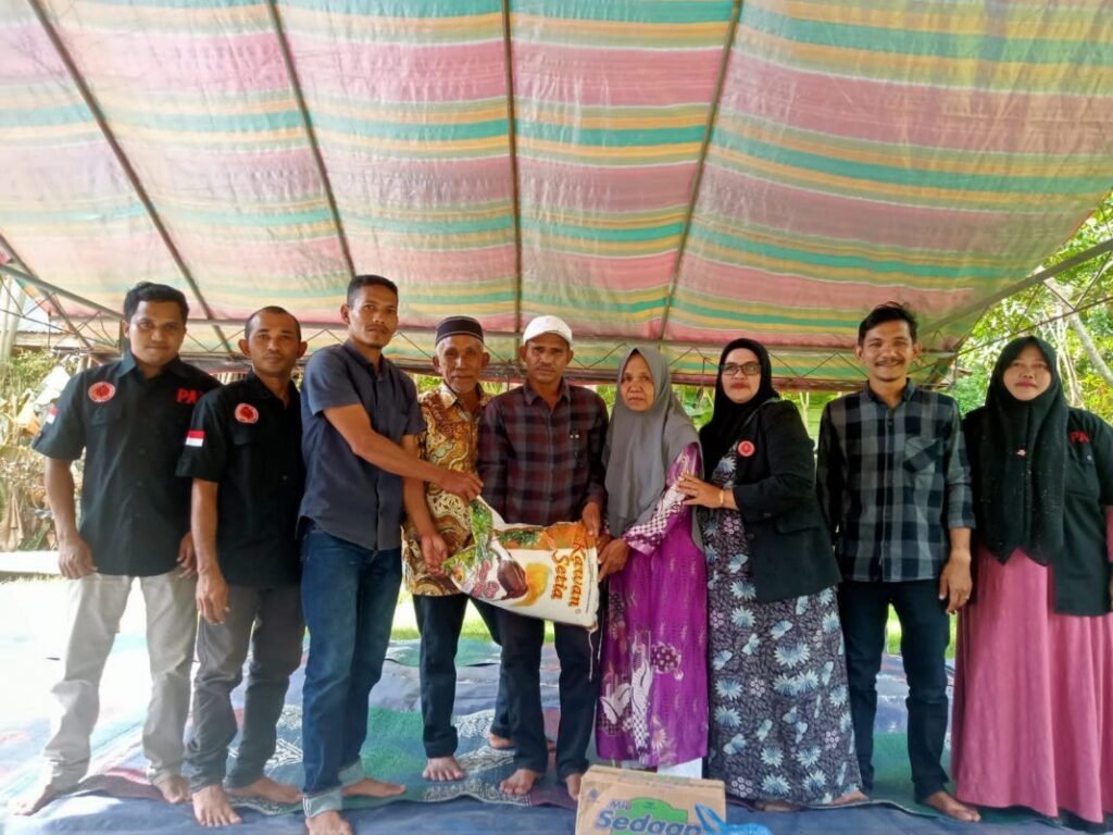 PAS Aceh Timur Saweu Korban Kebakaran di Idi Cut