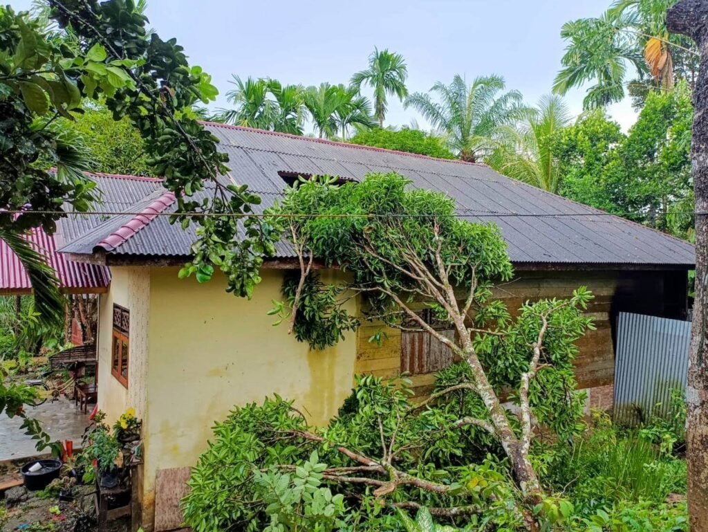 Hujan Deras Disertai Angin Kencang Rusakkan Empat Rumah di Aceh Timur