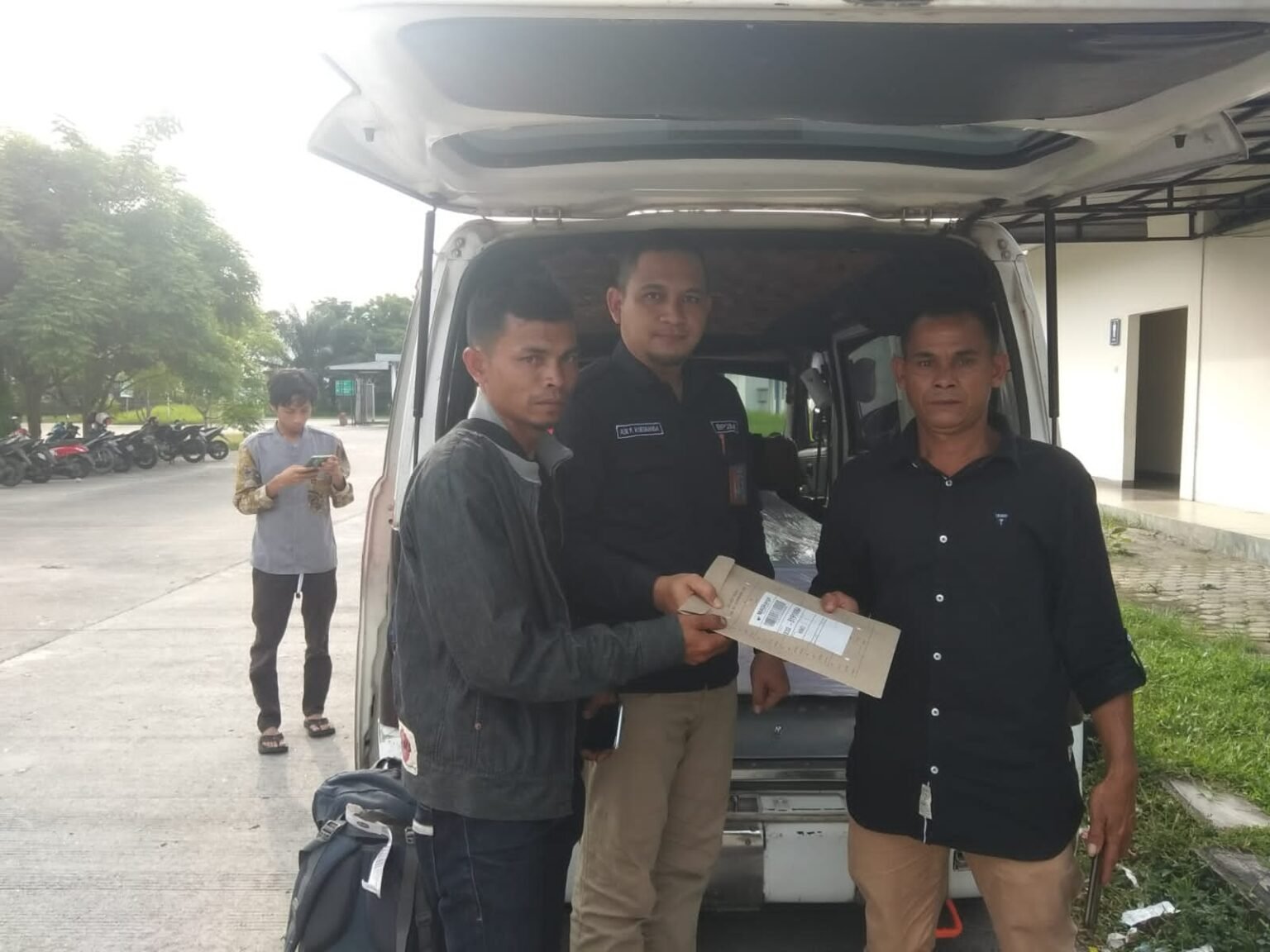 Jenazah TKI Asal Aceh dipulangkan, Haji Uma dan Warga Aceh Malaysia ikut Menyumbang