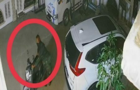 Pencuri Motor Beraksi di Aceh Timur, Aksinya Terekam Kamera CCTV Penghuni Rumah