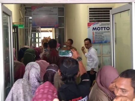 Tenaga Bakti ‘Gerudug’ Kantor Dinas Kesehatan Aceh Timur