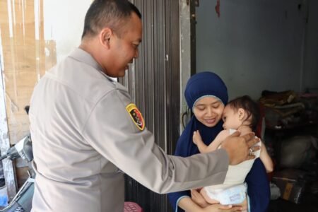 Marni: Terimakasih Pak Kapolres Udah Jenguk Dek Farzana