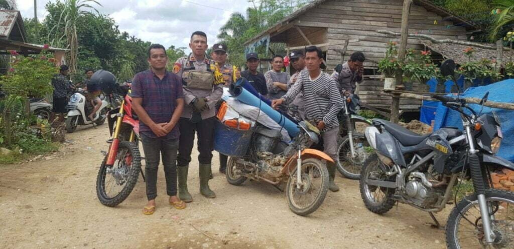 Kapolsek Banda Alam Serahkan Bantuan Kepada Warga Korban Amukan Gajah Liar