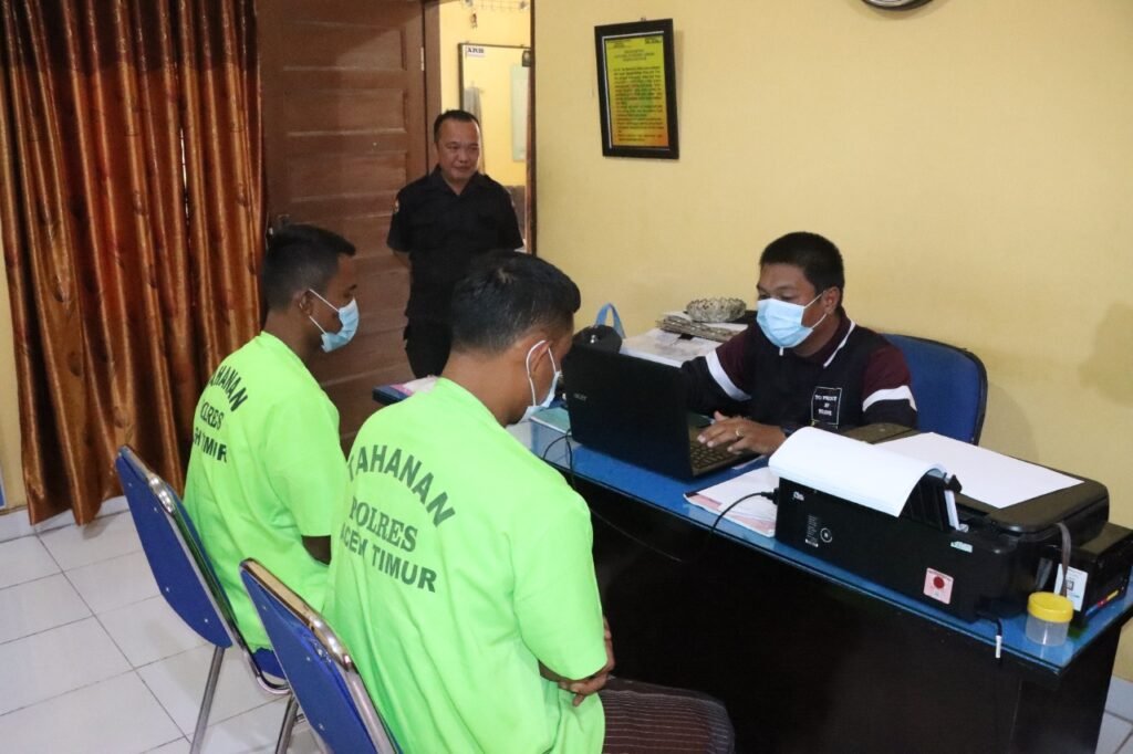 Dua Warga Peureulak Ditangkap Polisi, Kedapatan Simpan Sabu