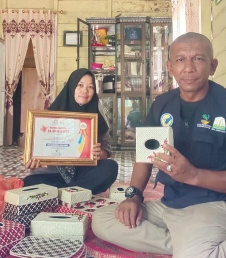 Rumah Binaan TKSK Idi Rayeuk Sulab Daun Pandan Jadi Berbagai Barang Berkualitas dan Bernilai Tinggi