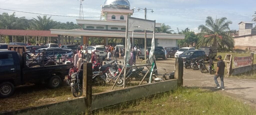 Sebanyak 38 Jamaah Umrah Dari Serbajadi dan Peunaron Hari Ini Berangkat