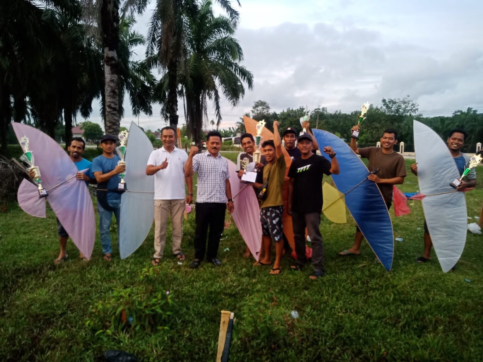 Peringati Hari Sumpah Pemuda, Gampong Sidodadi Gelar Lomba Layang Tenang