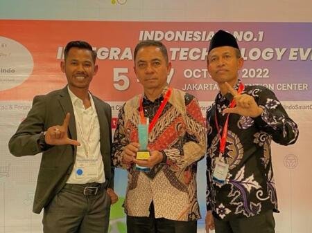 Perumda Air Minum Tirta Keumuneng Berhasil Raih Digital Transformasi Award