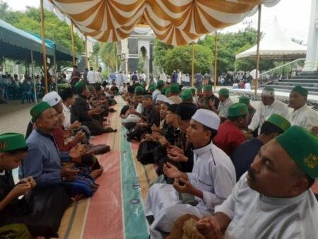 Ratusan Jama’ah Almaidah Langsa  Bertakziah Ke Tempat Ulama Aceh Alm Abu Tumin