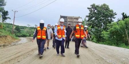 Peureulak-Blang Keujeuren Tembus Enam Jam