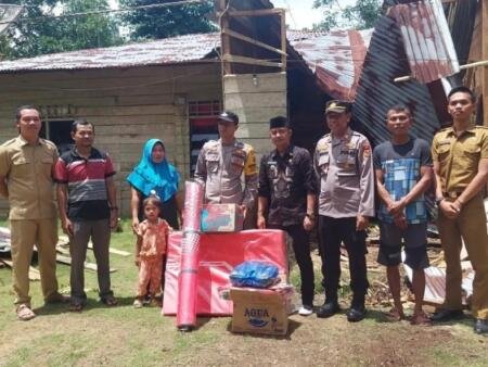 Muspika Birem Bayeun Salurkan Bantuan Masa Panik Korban Angin Badai