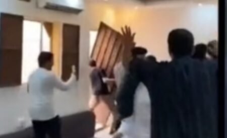 Kemenangan Bersejarah, Pendukung Arab Saudi Tampak Bergembira Hingga Membanting Pintu