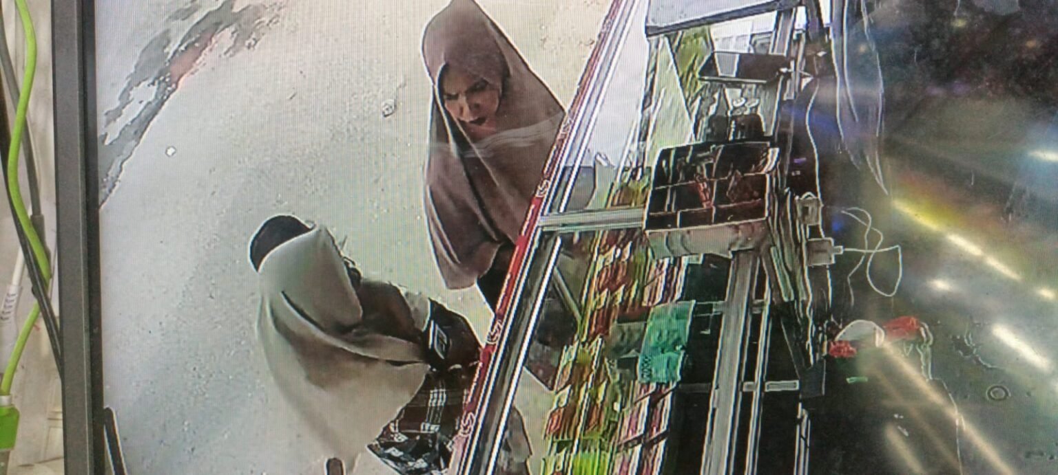 Aksi Pencurian di Mobil Bok Dua Wanita Terekam CCTV di Aceh Timur