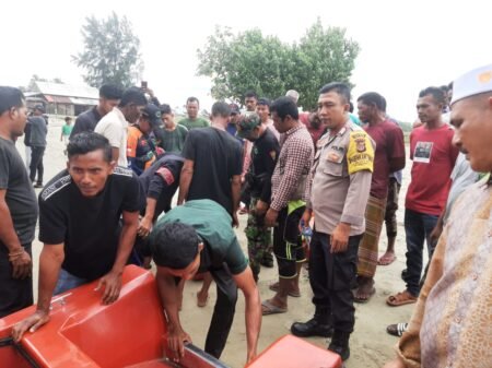 Pencarian Korban Sampan Terbalik di Kuala Bugak Peureulak, di Hentikan