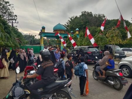 1000 Lebih Santri Bustanul Ulum Langsa “Angkat Koper” Alias di Pulangkan