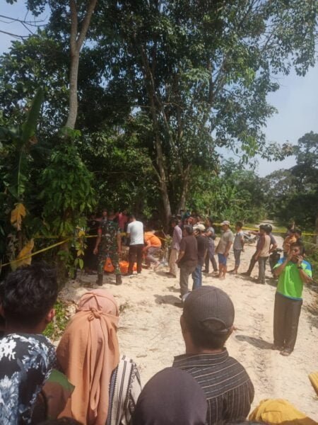 Breaking News: Pria Tanpa Identitas ditemukan Meninggal di Kebun Warga di Langsa
