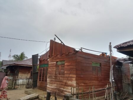 Rumah Warga di Aceh Timur Disapu Puting Beliung