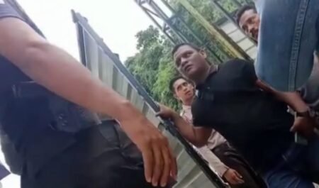Heboh! Petugas Ancam Tembak Masyarakat saat Tuntut Ganti Rugi di Aceh, Netizen: Terlalu Sombong