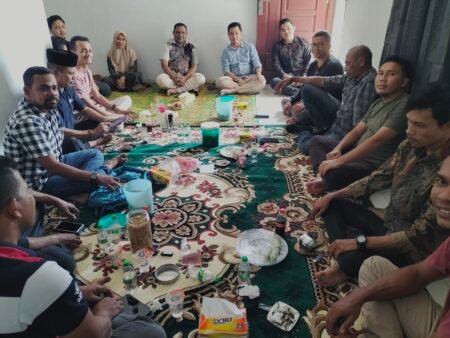 Keluarga Besar LMC Bersilaturahmi Ke Rumah Direktur