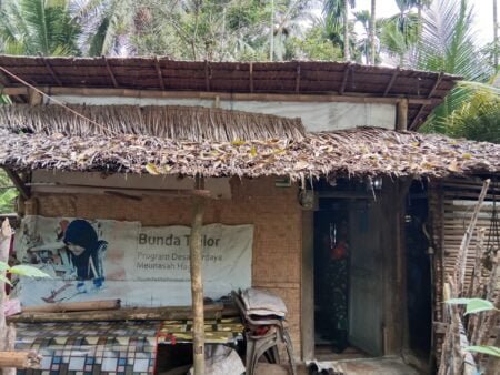 Miris, Janda di Aceh Timur Tinggal di Rumah Tak Layak Huni dengan Dua Anaknya Yang Sedang Sakit