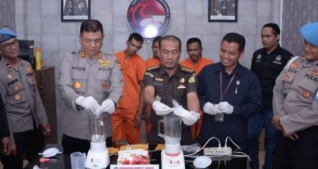 Polres Langsa Aceh Musnahkan 453 Gram Sabu, Campur Air Lalu di Blender