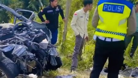 Diduga Sopir Mengantuk Mobil Pegawai KIP Bener Meriah Tabrak Truk, 5 Orang Tewas