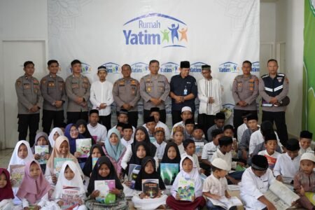 Peduli Literasi, Polda Aceh Distribusikan Buku ke Yayasan Rumah Yatim