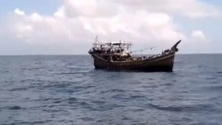 Rohingya Berada di Perairan Aceh Timur, Bakal Mendarat Lagi