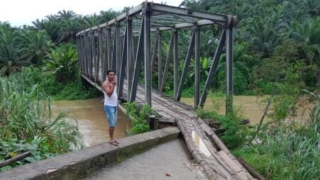 Jembatan Akses Utama Menghubungkan Antar Desa di Aceh Timur Nyaris Putus