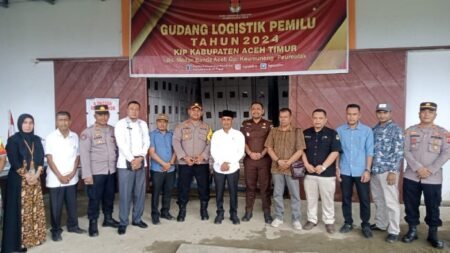 Pj Bupati Aceh Timur Bersama Forkopimda Pantau Pelipatan Surat Suara Pemilu 2024